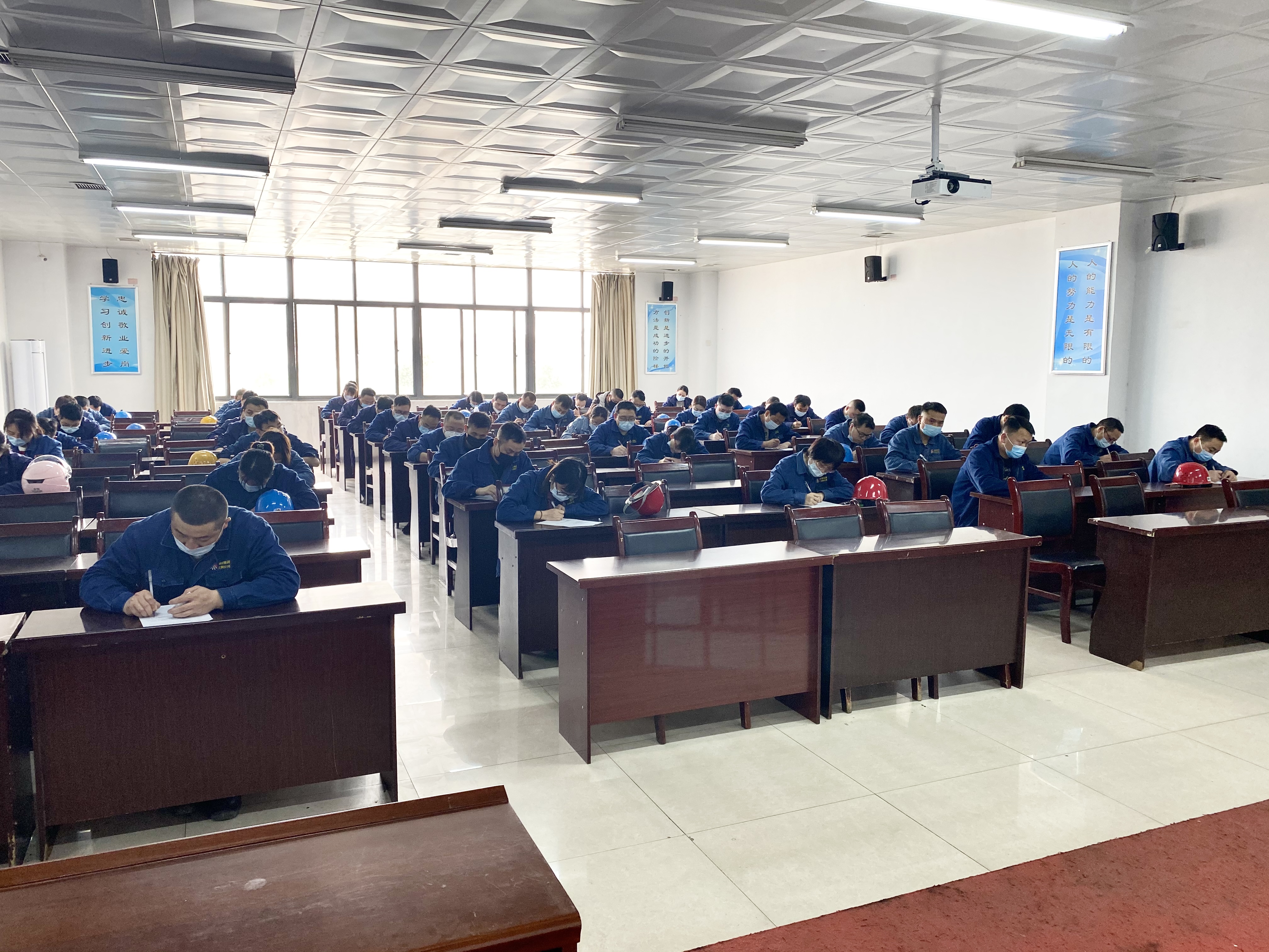 嚴(yán)查細(xì)管 讓標(biāo)準(zhǔn)化成為安全生產(chǎn)閃亮“名片”