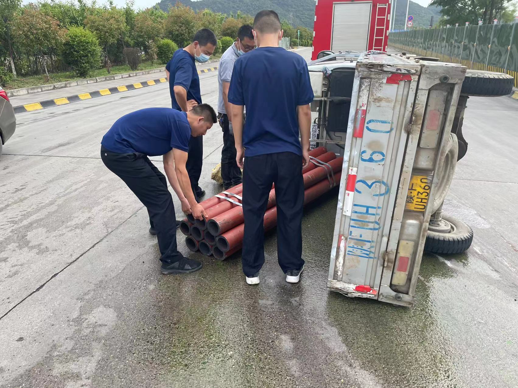 ů�ˣ��S�^һ܇�v�ȷ�����˾�������Ѳ��;�Ў�æ����