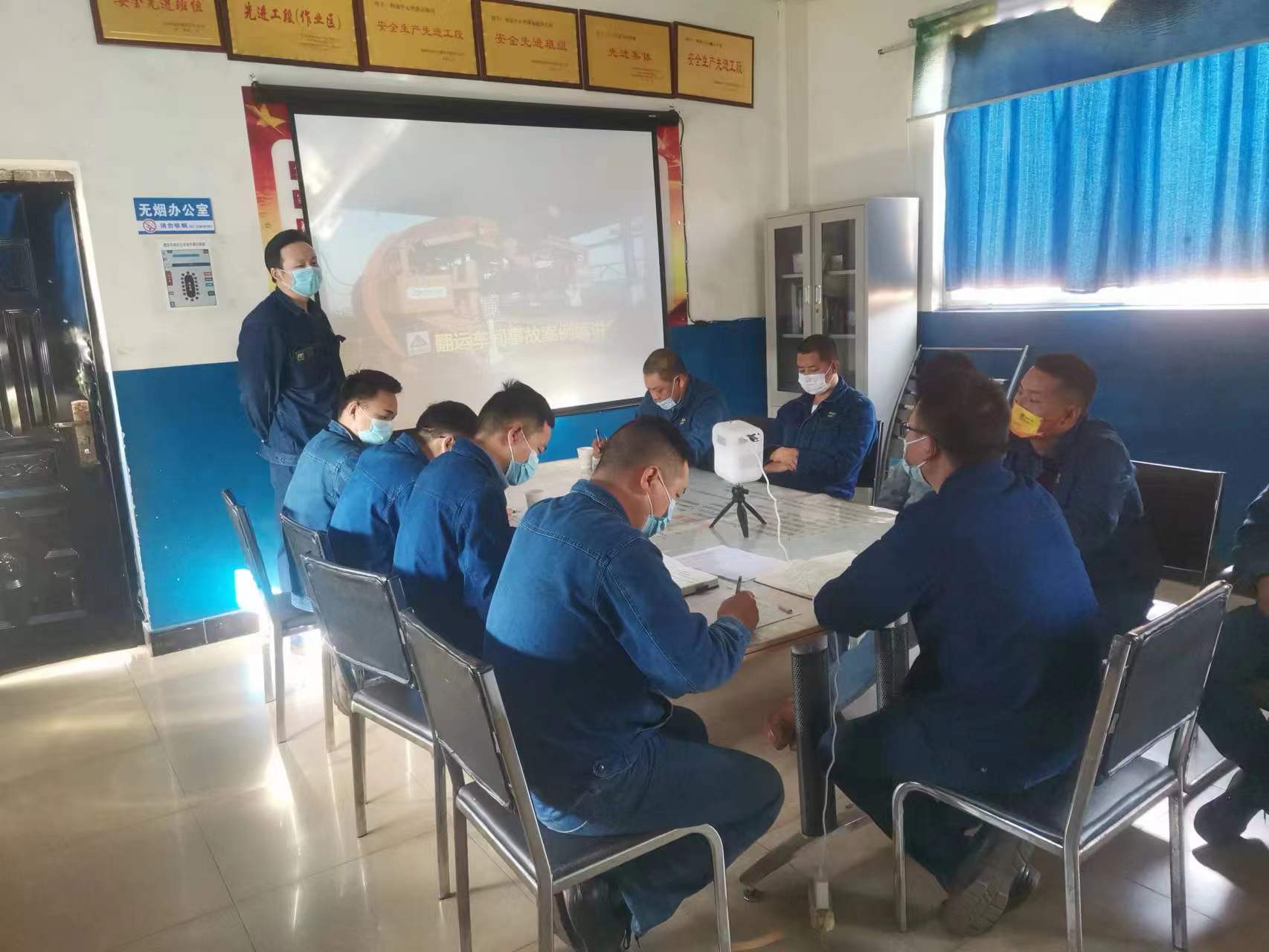 職工上講臺(tái)，現(xiàn)身講安全，全員保安全！