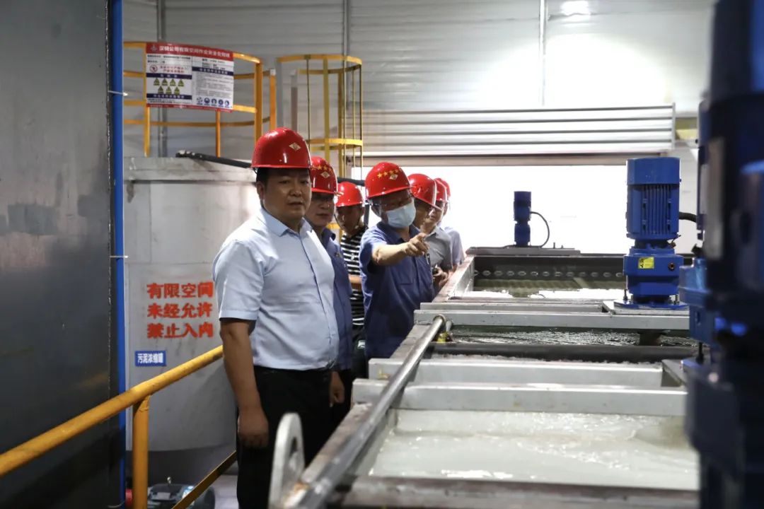 安康市白河縣委常委、宣傳部部長、白河縣廢棄硫鐵礦污染治理工作專班組長、辦公室主任李軍幫一行到公司參觀調研