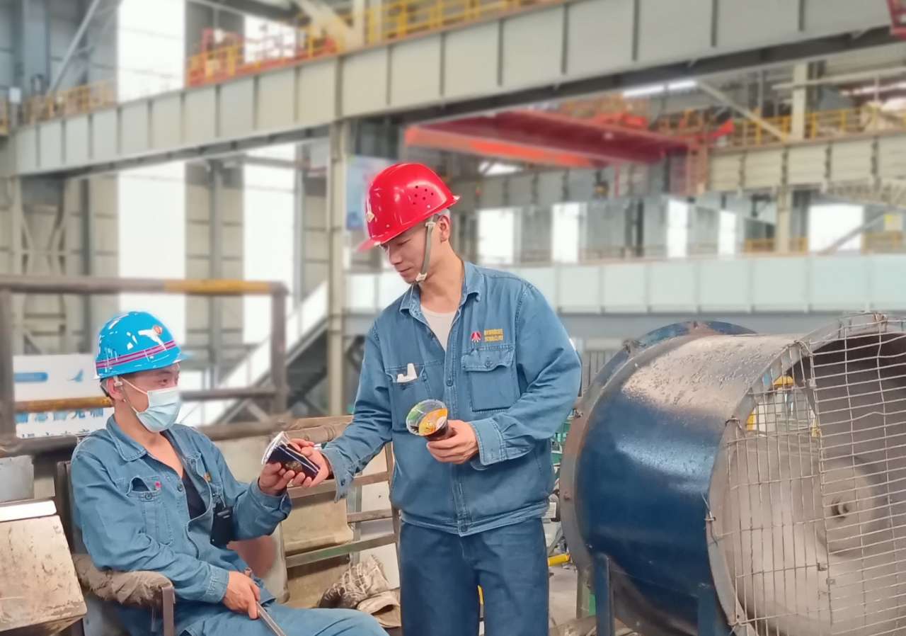 鋼城六月“蓮”花開  清風徐徐正氣來