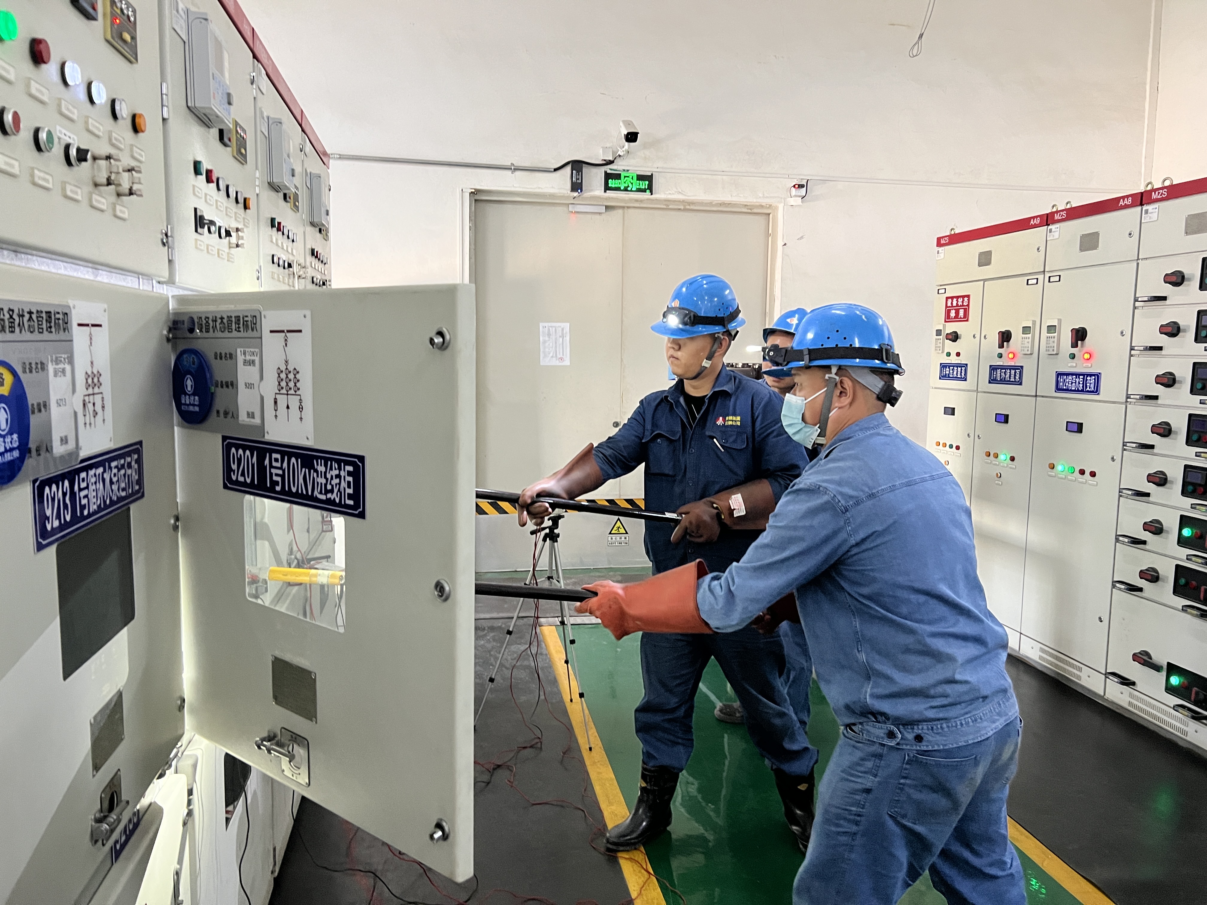 “紅黃藍”三原色,點亮安全靚麗底色 “紅黃藍”三原色,點亮安全靚麗底色