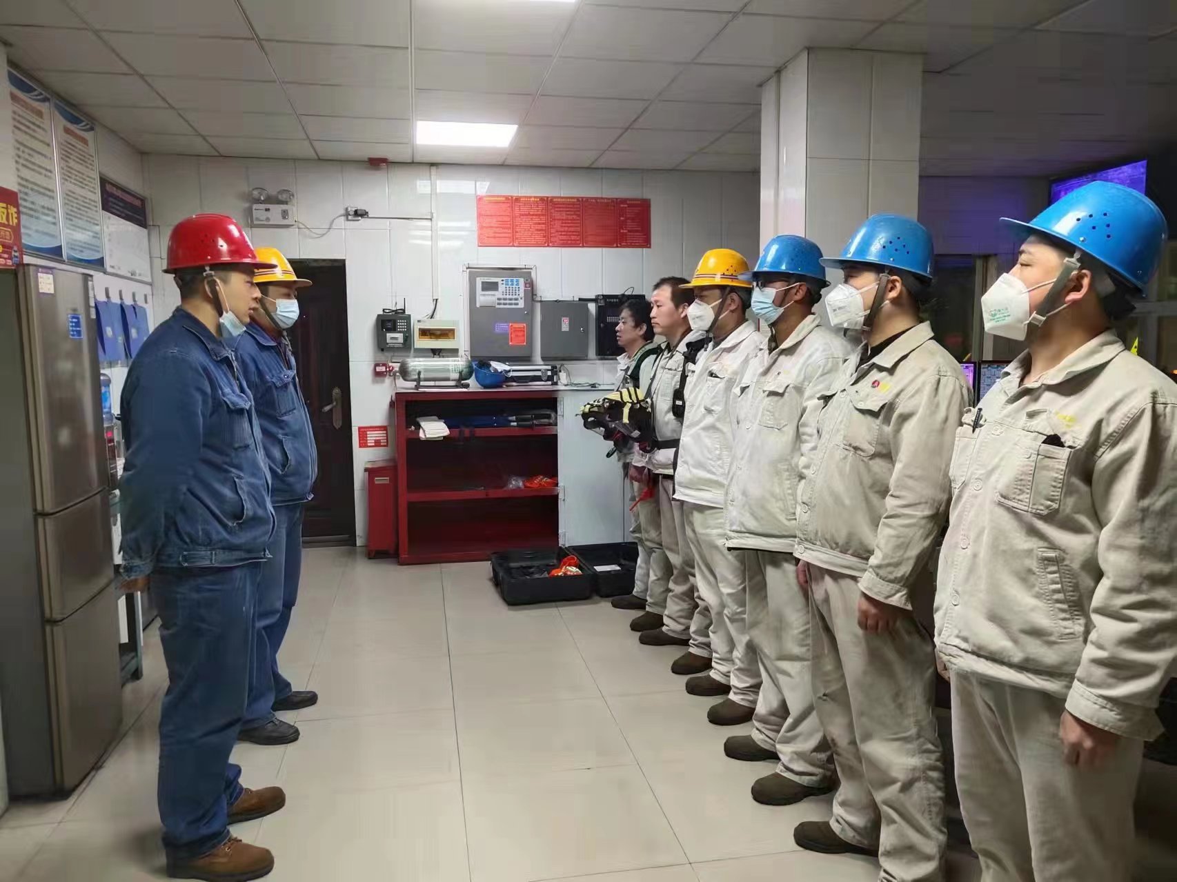 ����ȫ��ʾ�����ӆT���I��ƽ�����