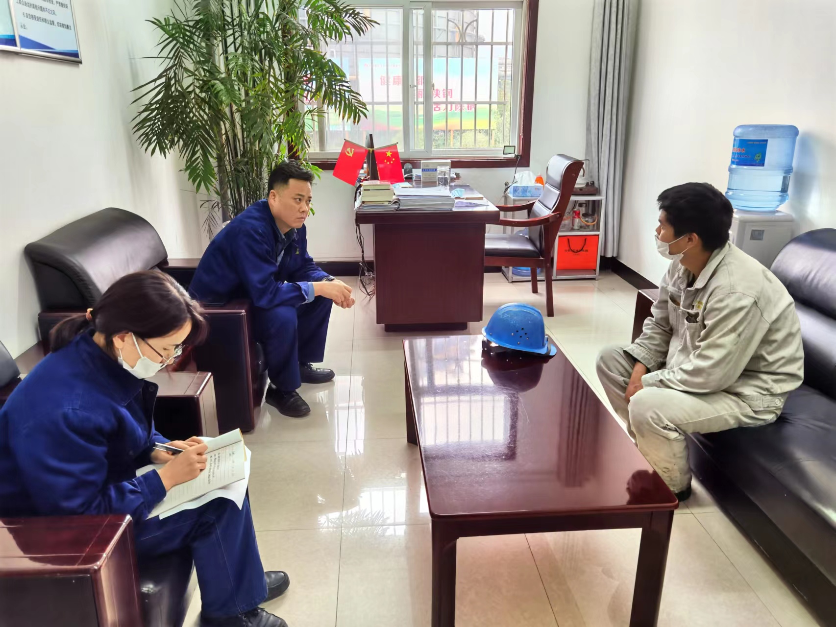 “常抓”“抓長”，馳而不息強作風