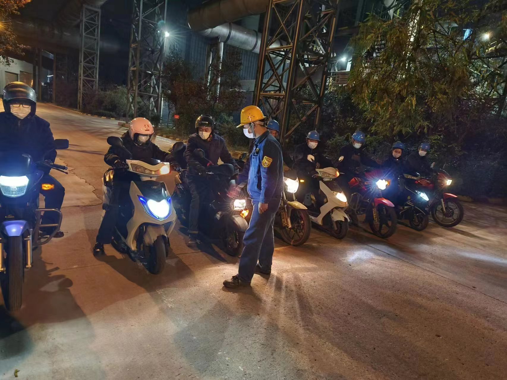 ���M؟  �Г�����������