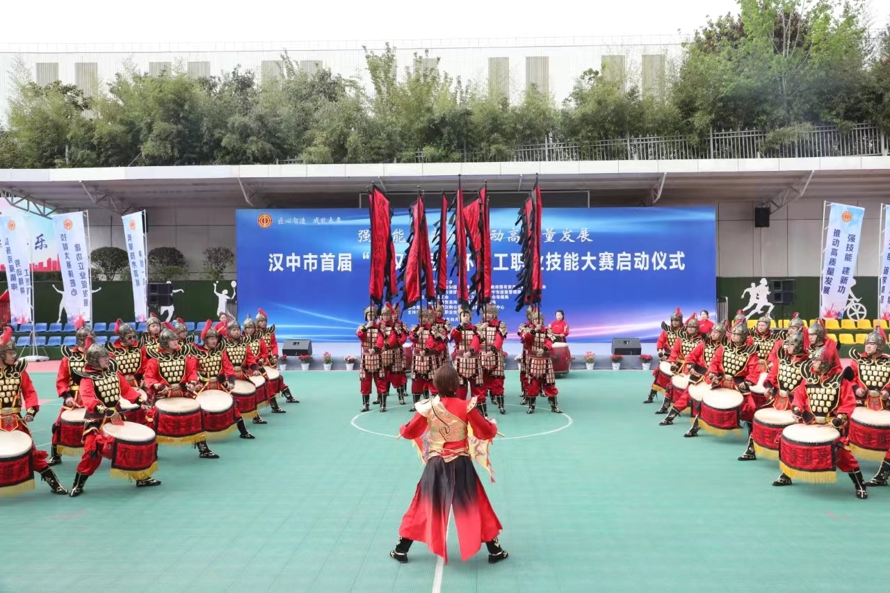 圍繞中心服務(wù)大局,助力公司降本、提質(zhì)、增效 圍繞中心服務(wù)大局,助力公司降本、提質(zhì)、增效