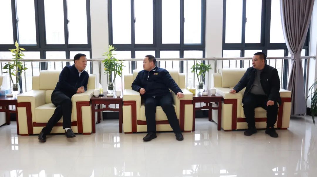 漢中市工信局黨組書記、局長李建強到公司開展走訪慰問活動