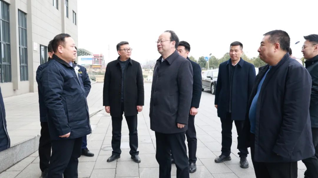 黎建軍到公司開(kāi)展春節(jié)走訪慰問(wèn)活動(dòng) 黎建軍到公司開(kāi)展春節(jié)走訪慰問(wèn)活動(dòng)