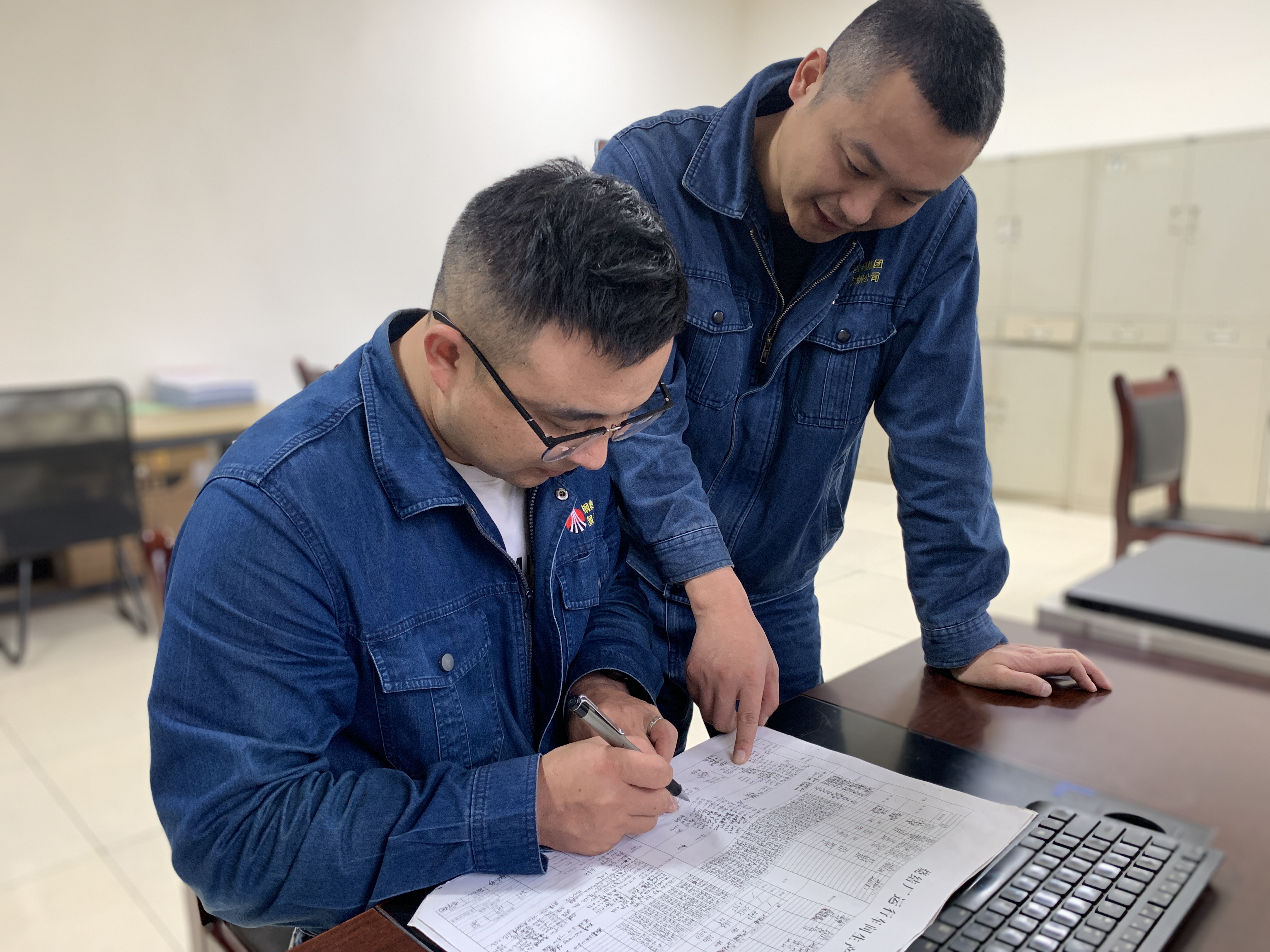 “育、創、引”抓實技能人才隊伍建設 “育、創、引”抓實技能人才隊伍建設