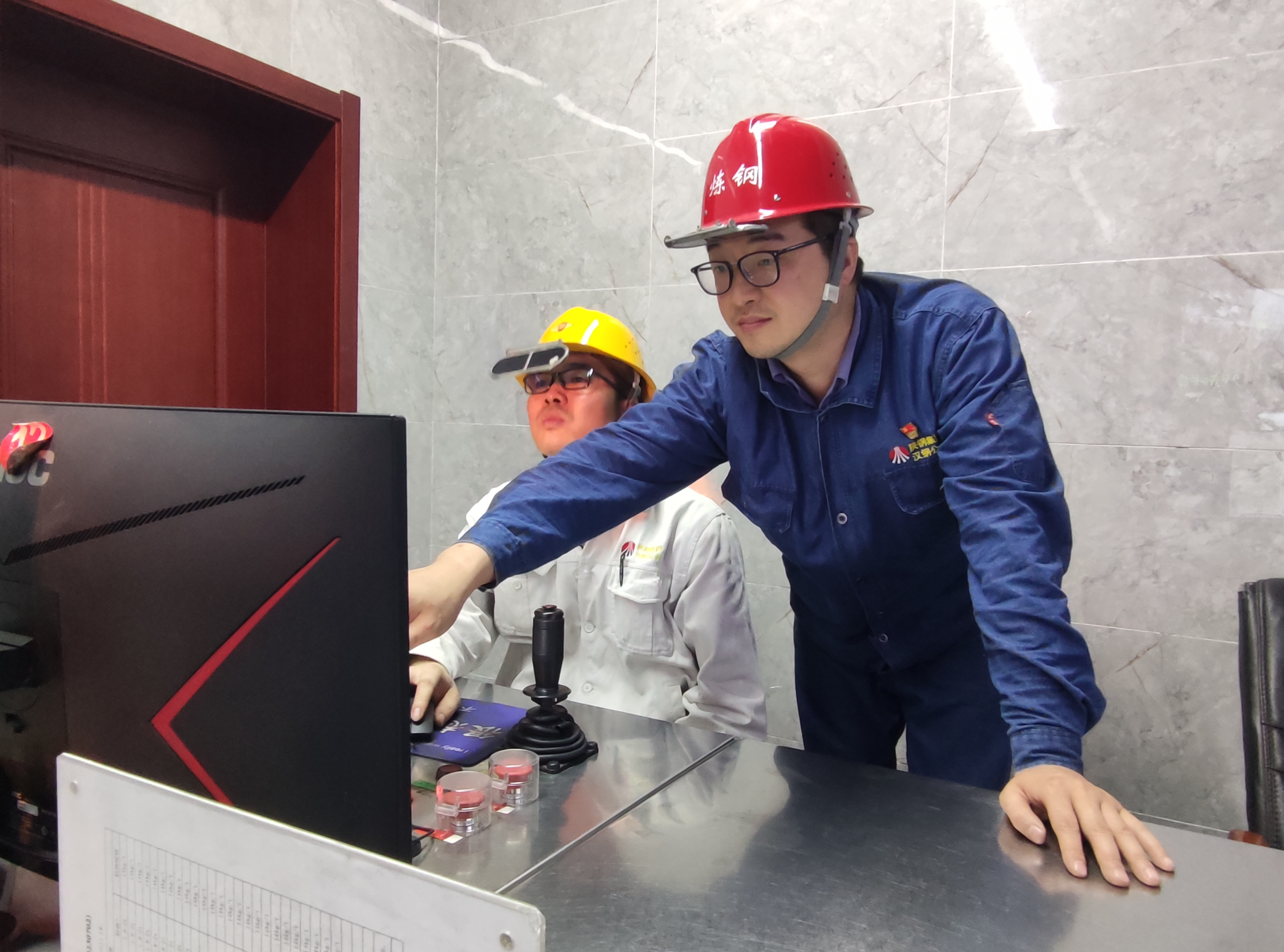 正青春！正奮斗！讓青春在一線閃光