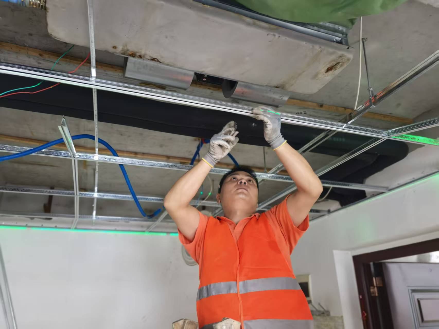 高效銜接顯擔(dān)當(dāng) 文明施工暖民心 高效銜接顯擔(dān)當(dāng) 文明施工暖民心