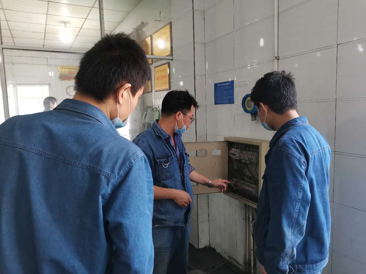 大干一百天，誓奪安全年